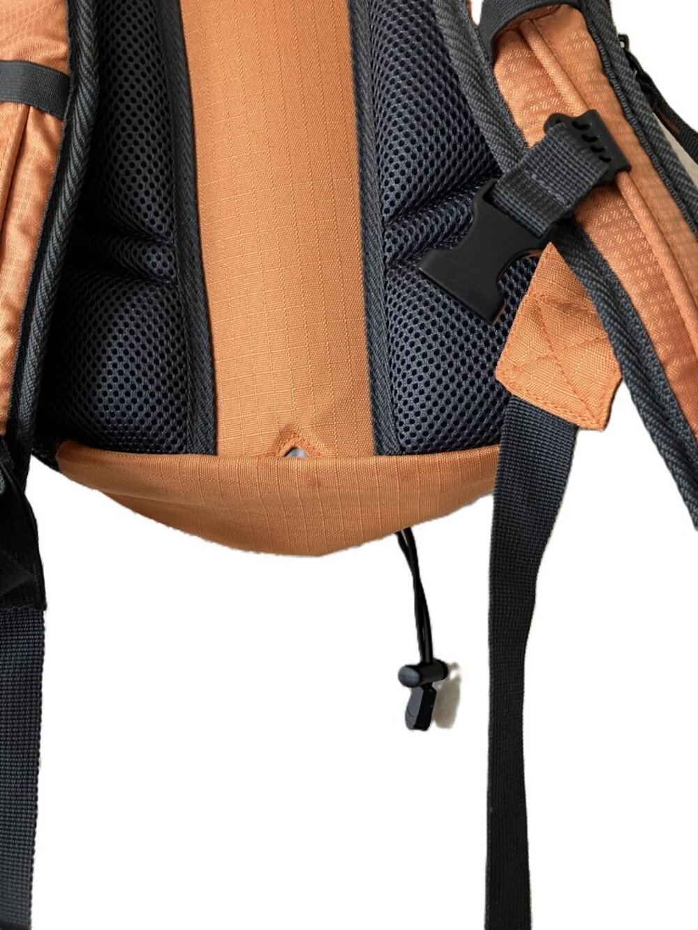 QUEST ORANGE HYDRATION BACKPACK W/ WATER BLADDER INCLUDED 🎒💧 - Picture 8 of 13
